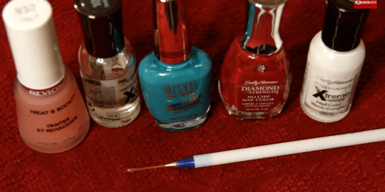 Uñas Decoradas con Bastoncitos de Dulce Navideño – Diseño de Uñas # 1