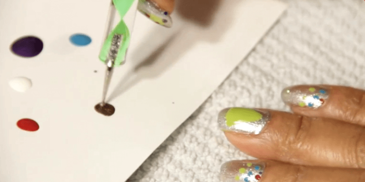 Uñas Decoradas con Arbolito de Navidad – Diseño de Uñas # 5