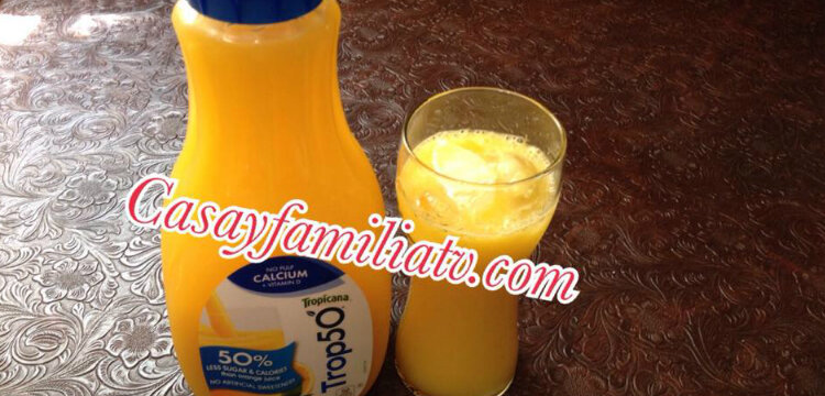 Disfrutando un Rico Jugo de Naranja