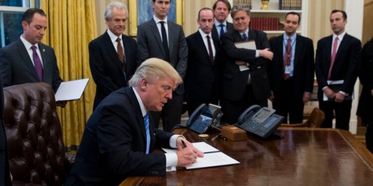 A Quien Realmente Afectara El Muro Entre Mexico Y Los Estados Unidos.