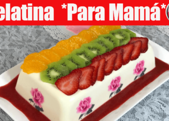 Gelatina de Queso Crema con Salsa de Fresa y Transfer –  Para Mamá