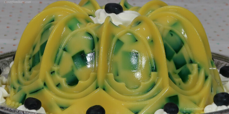 Gelatina de Rompope con Mosaico de Blueberry - Recetas en Casayfamiliatv - Recetas en Casayfamiliatv Gelatina de Rompope con Mosaico de Blueberry – Recetas en Casayfamiliatv