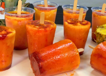 ¡SE AGOTAN EN MINUTOS! Las Paletas de Piña con Chamoy que TODO el mundo está comprando 🍍🌶️💥